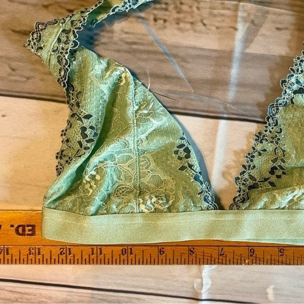 Free People Large Bralette with embroidery 💥 - Picture 4 of 4